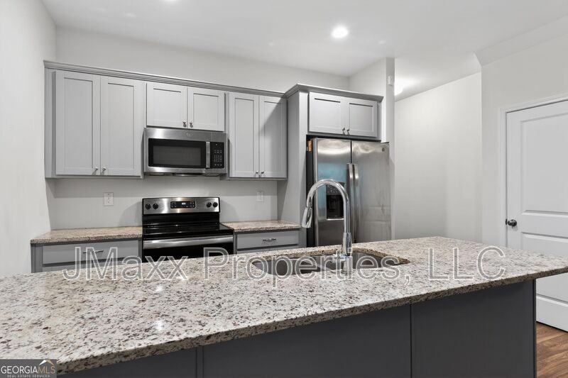 3122 Meadowstone Ln Sw - Photo 4 of 15