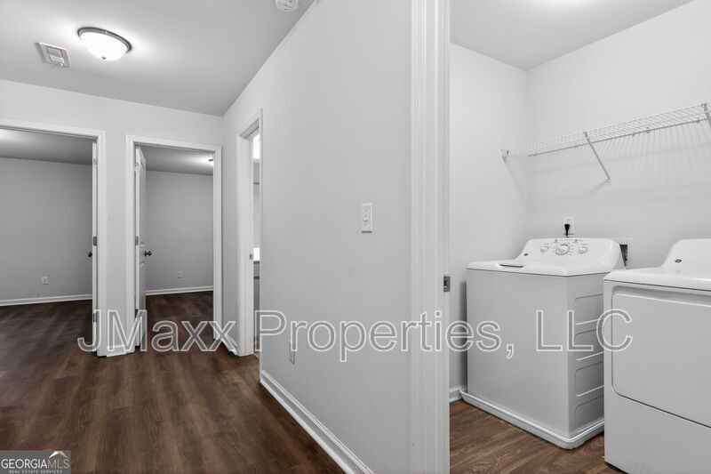 3122 Meadowstone Ln Sw - Photo 6 of 15