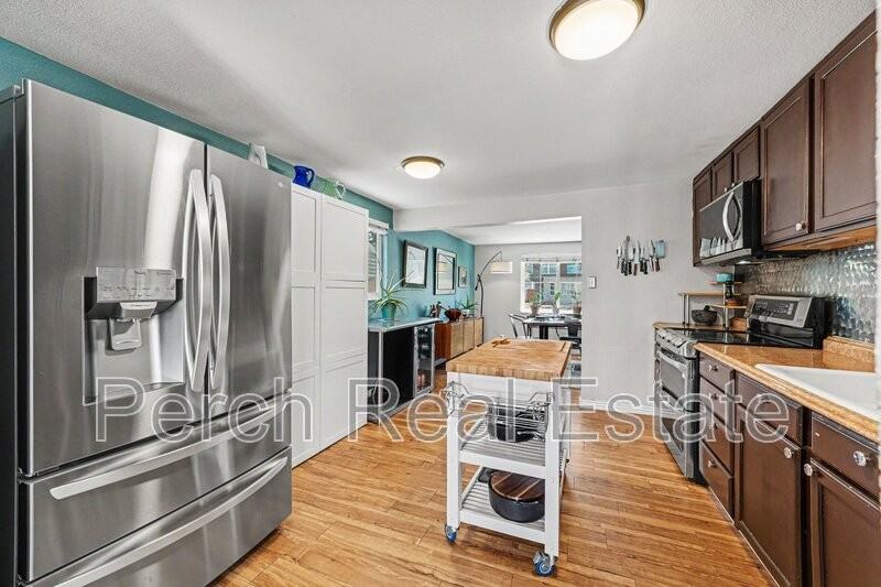 1595 W Maple Ave - Photo 3 of 23