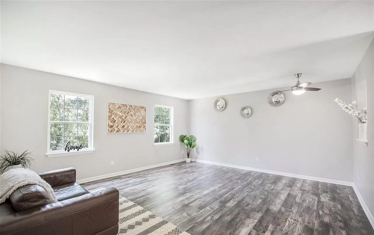 624 Oleander Road - Photo 4 of 37