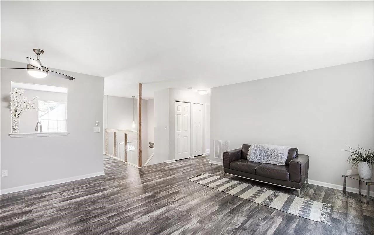 624 Oleander Road - Photo 5 of 37