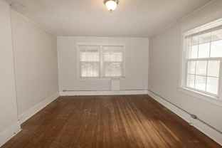1407 E Walnut St - Photo 1 of 1
