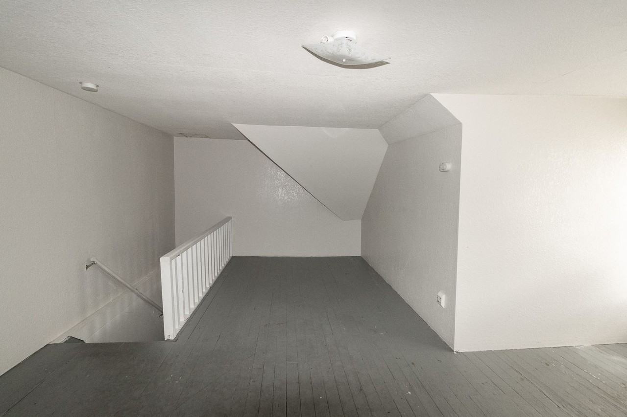 1407 E Walnut St - Photo 6 of 17