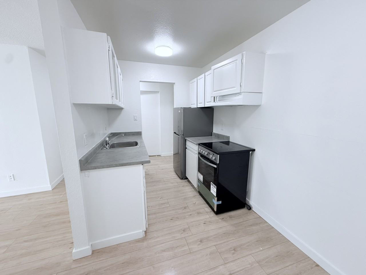 2121 Wall St - Photo 6 of 7
