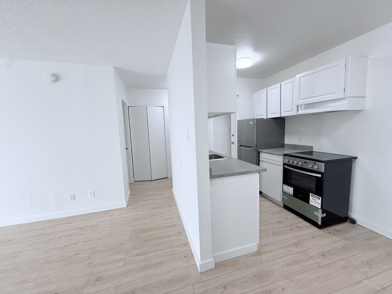 2121 Wall St - Photo 5 of 7