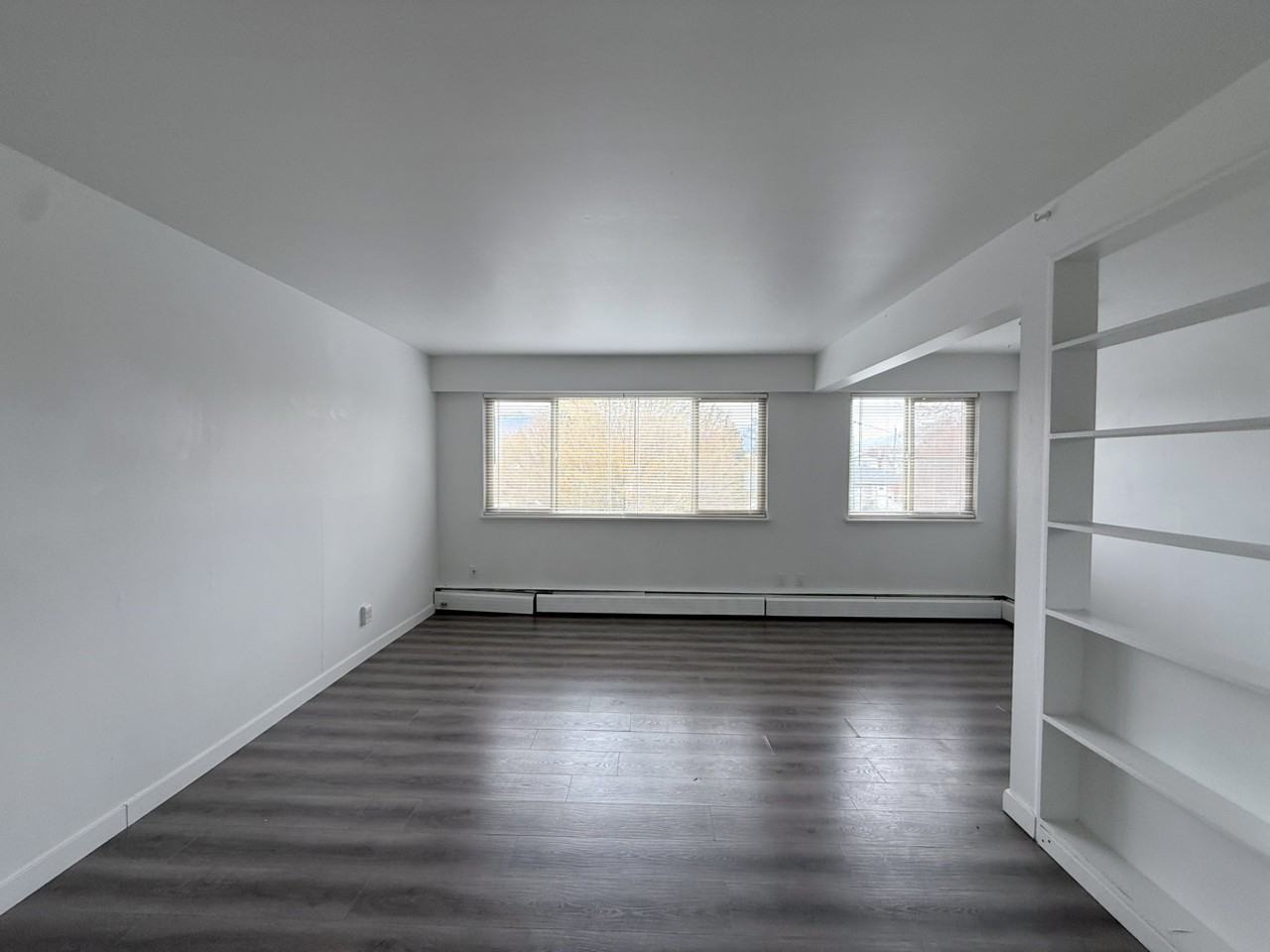 330 N Nanaimo St - Photo 5 of 7