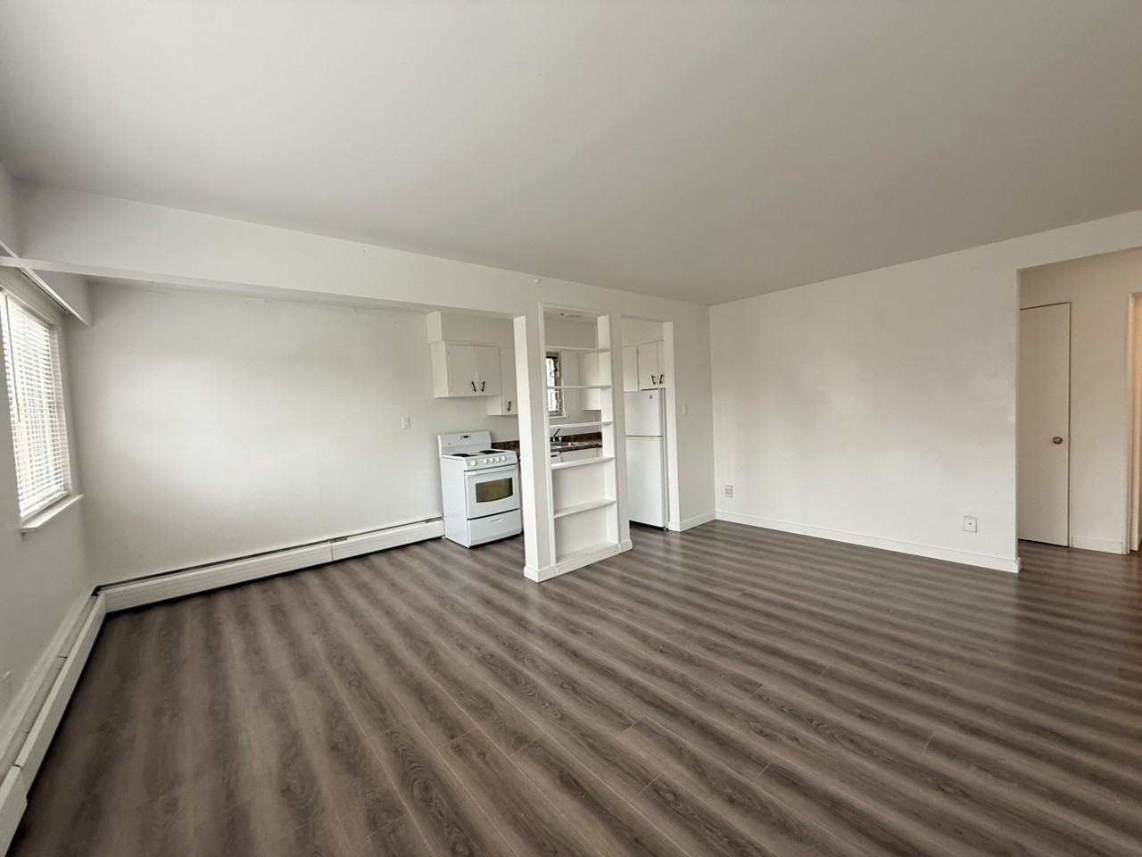 330 N Nanaimo St - Photo 6 of 7