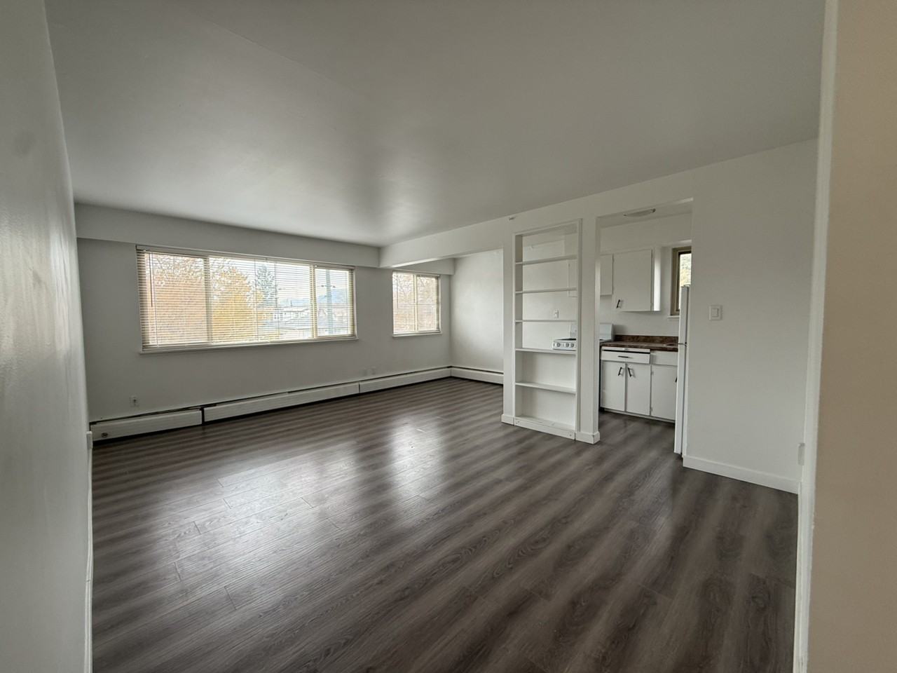 330 N Nanaimo St - Photo 4 of 7