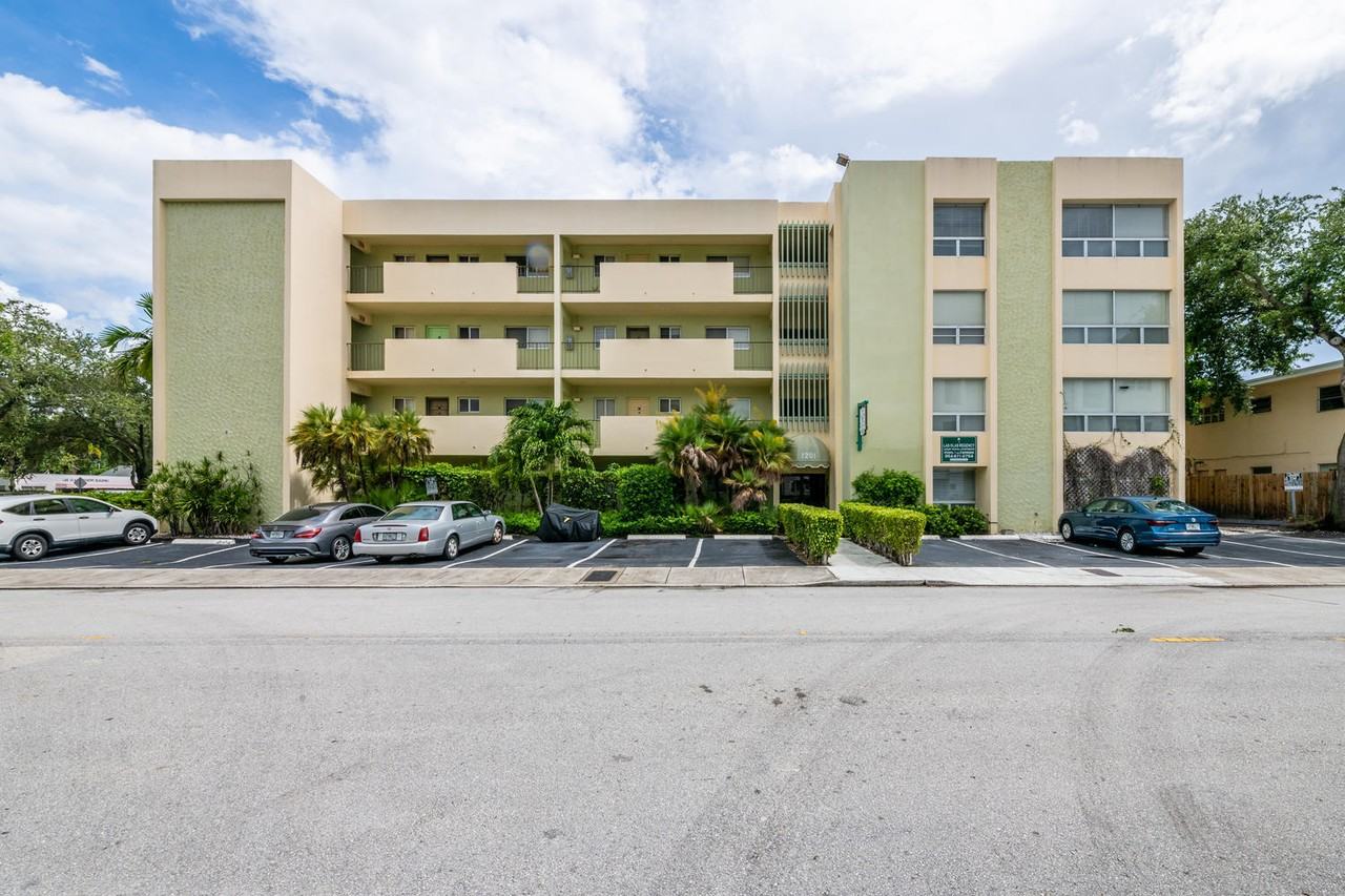 304 - Las Olas Regency Trust - Photo 2 of 20