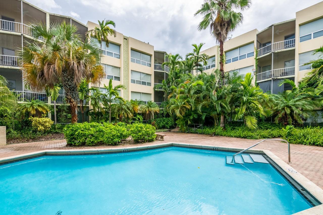 304 - Las Olas Regency Trust - Photo 3 of 20