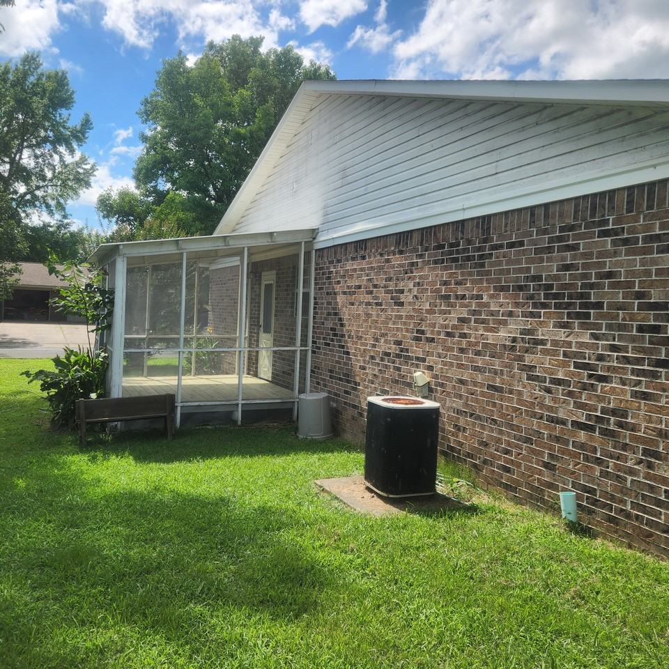 515 South Johnson Street - Photo 3 of 18