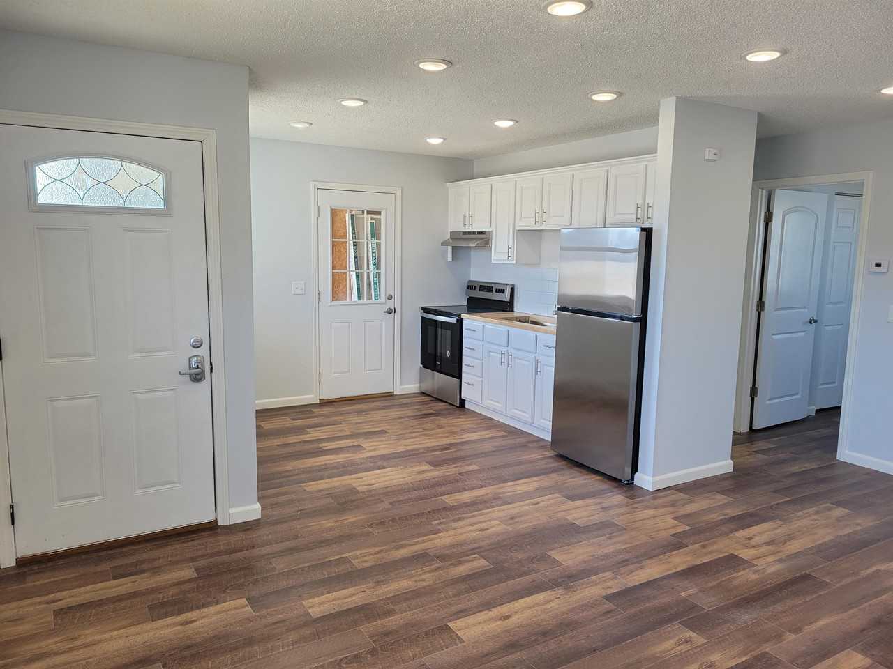 Fairfax Dr - Photo 5 of 7