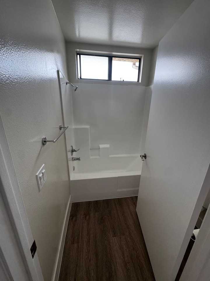 Beautifully Remodeled Apartment in Sunland, CA - Photo 5 of 50