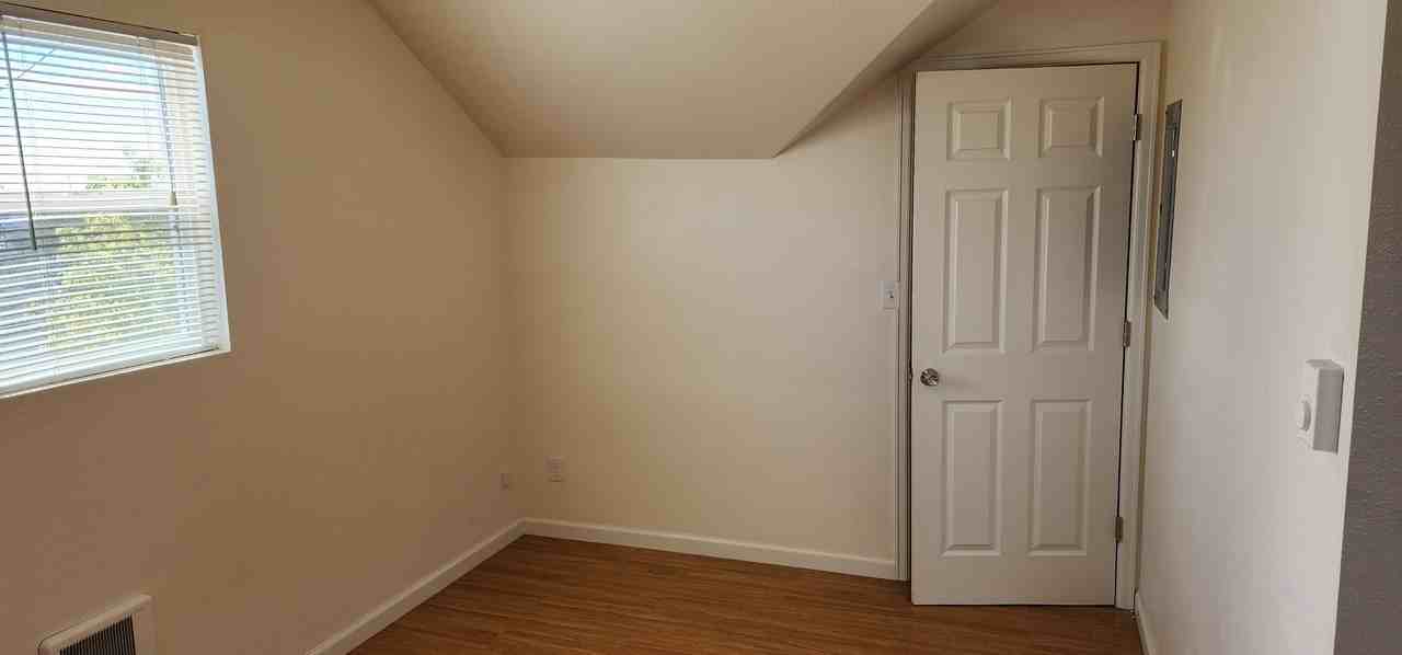 1925 East 16th Street - Photo 3 of 12
