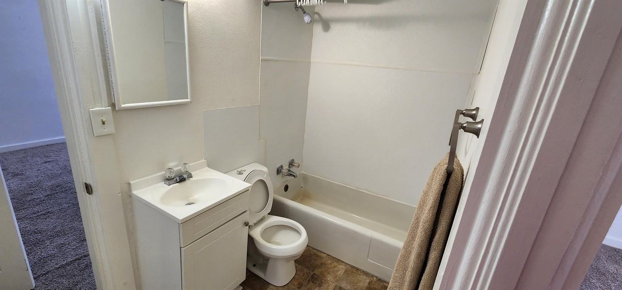 1925 East 16th Street - Photo 4 of 7