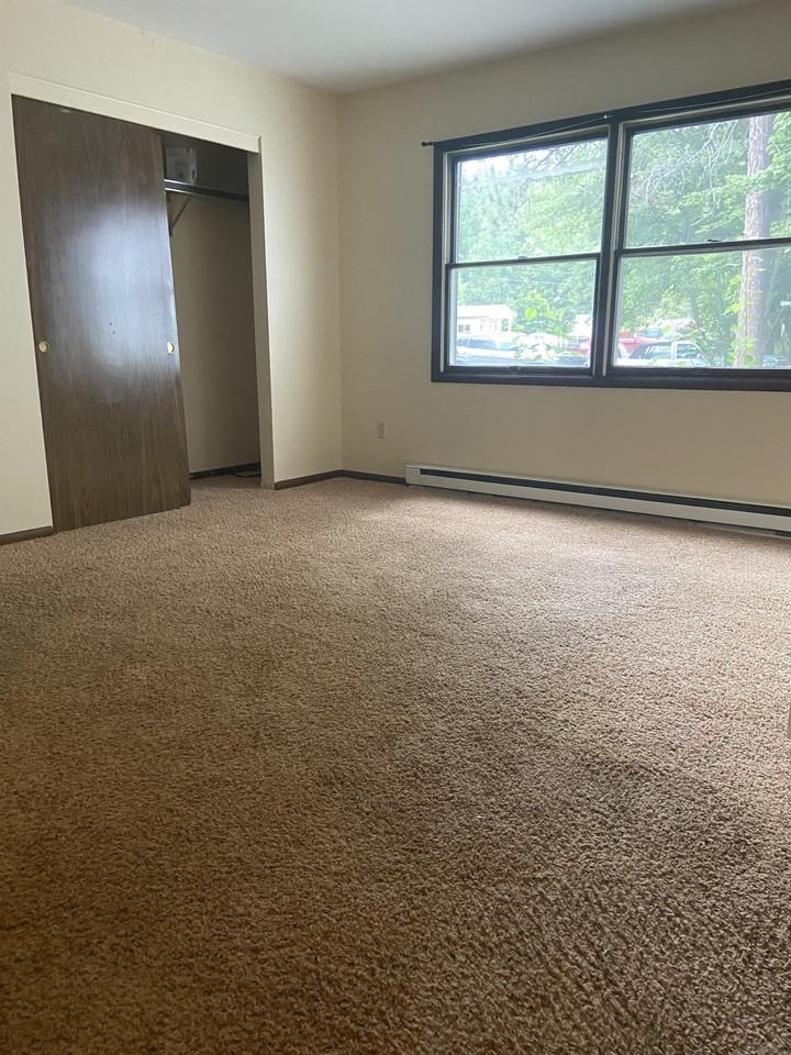 612 Willow Road - Photo 4 of 7