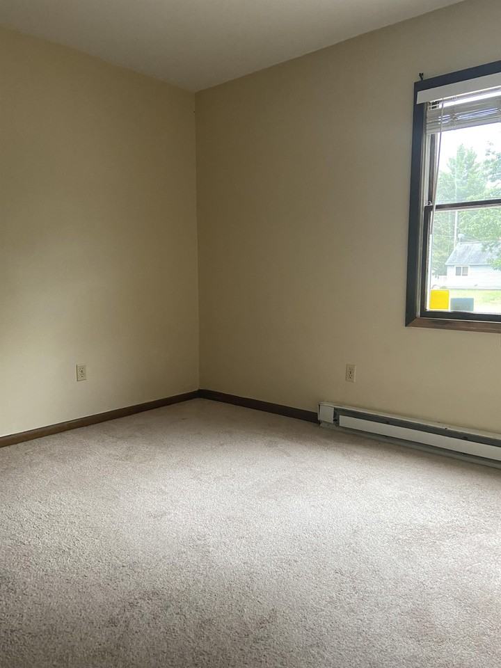 612 Willow Road - Photo 6 of 7
