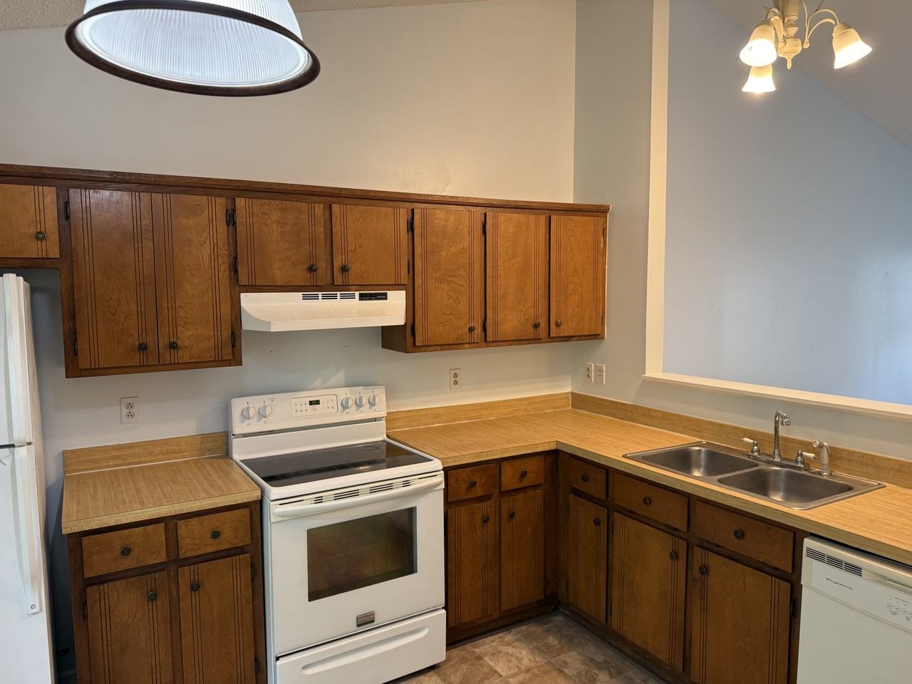 133 Twin Wood Drive - Photo 3 of 19