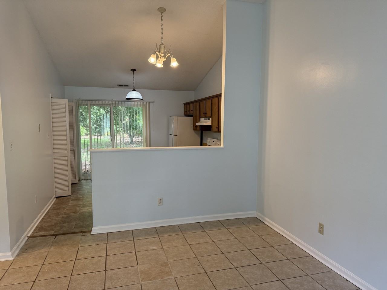 133 Twin Wood Drive - Photo 4 of 19