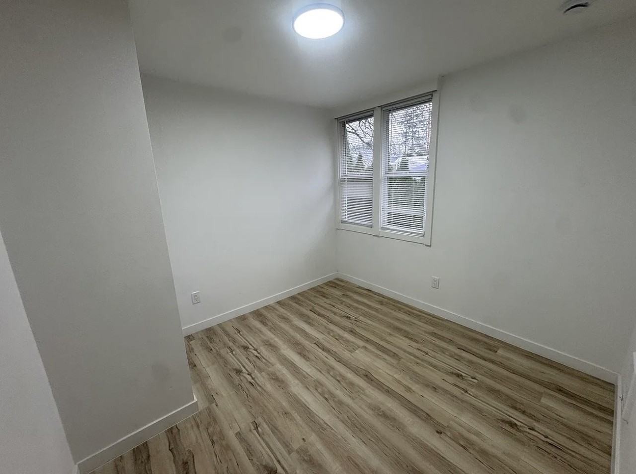 5759 Northeast Sumner Street - Photo 4 of 6