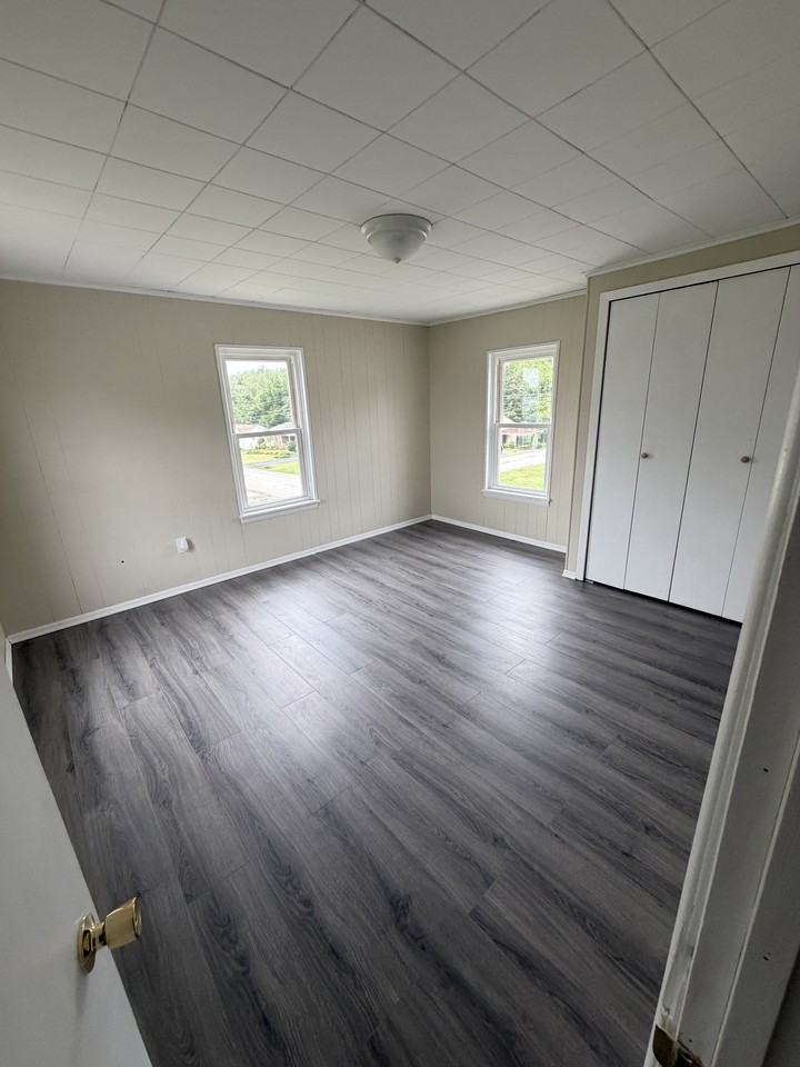2245 Raymond Avenue - Photo 6 of 10