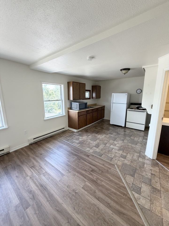 315 - 319 North Broadway Street - Photo 2 of 5