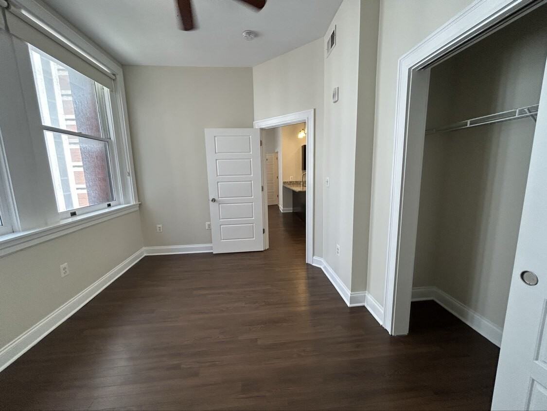 115 North Charles Street - Photo 5 of 12