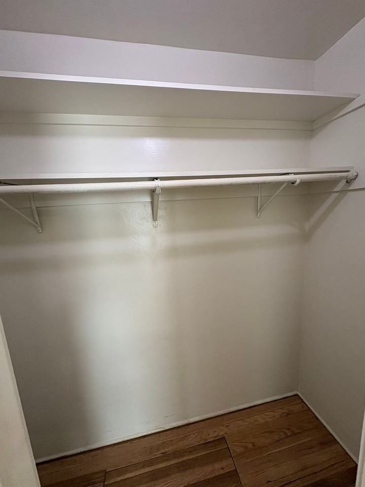 1216 N Conyer St - Photo 5 of 34