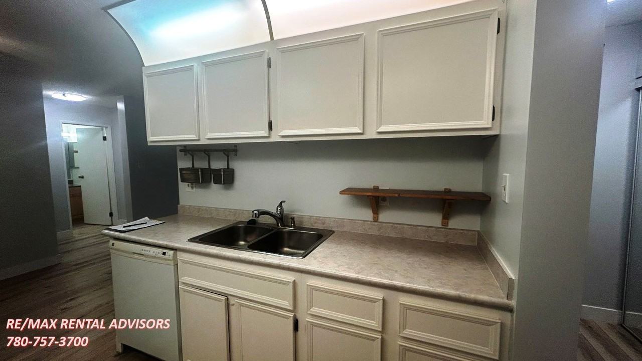 #103 10732 86 Avenue Northwest - Photo 5 of 23