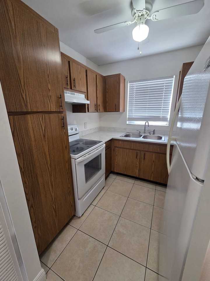 389 S Mcmullen Booth Rd #12 - Photo 7 of 17