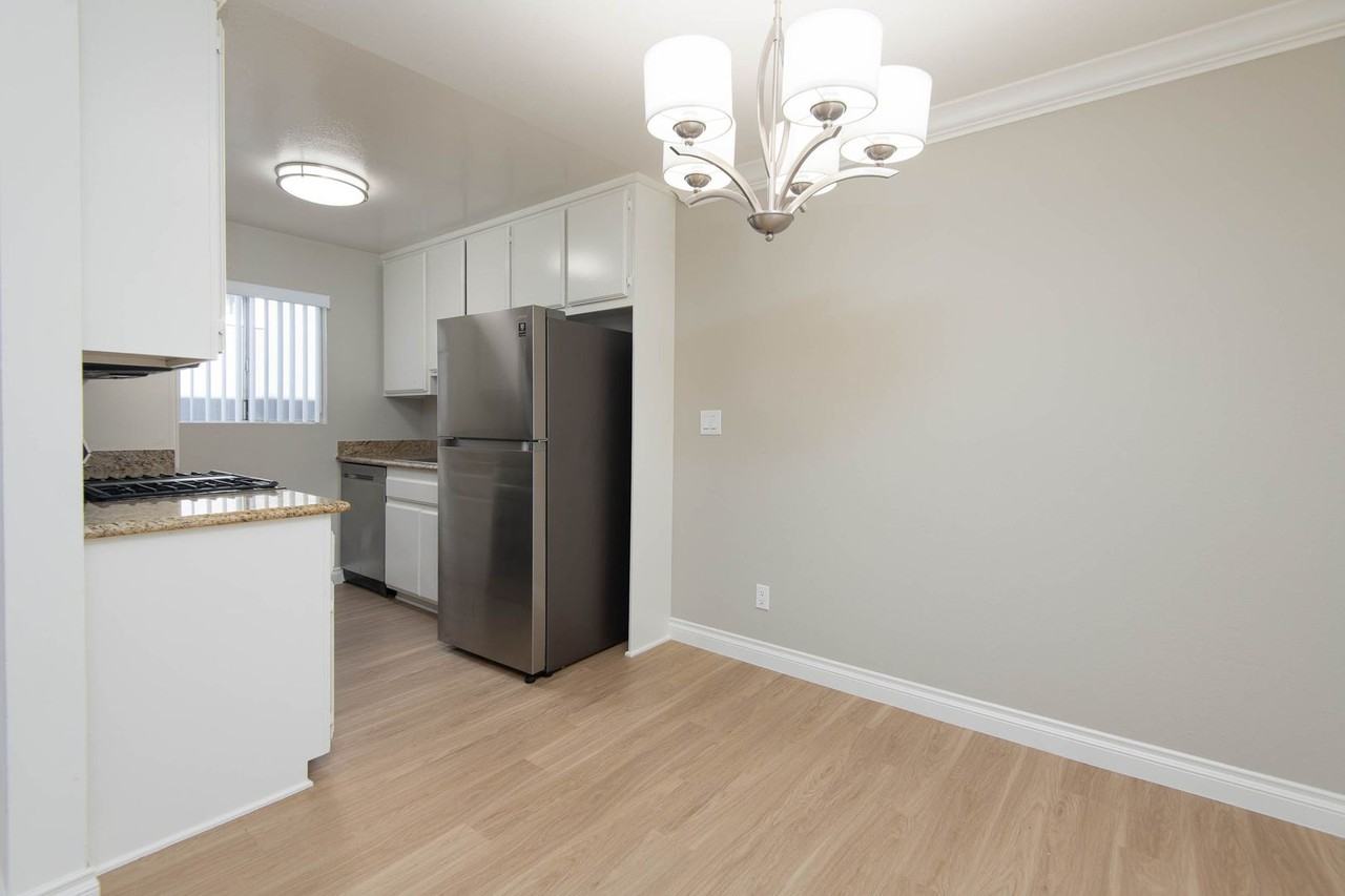 12756 Caswell - Photo 3 of 24