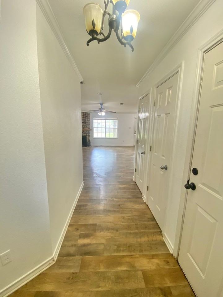 2607 30th St - Photo 2 of 19