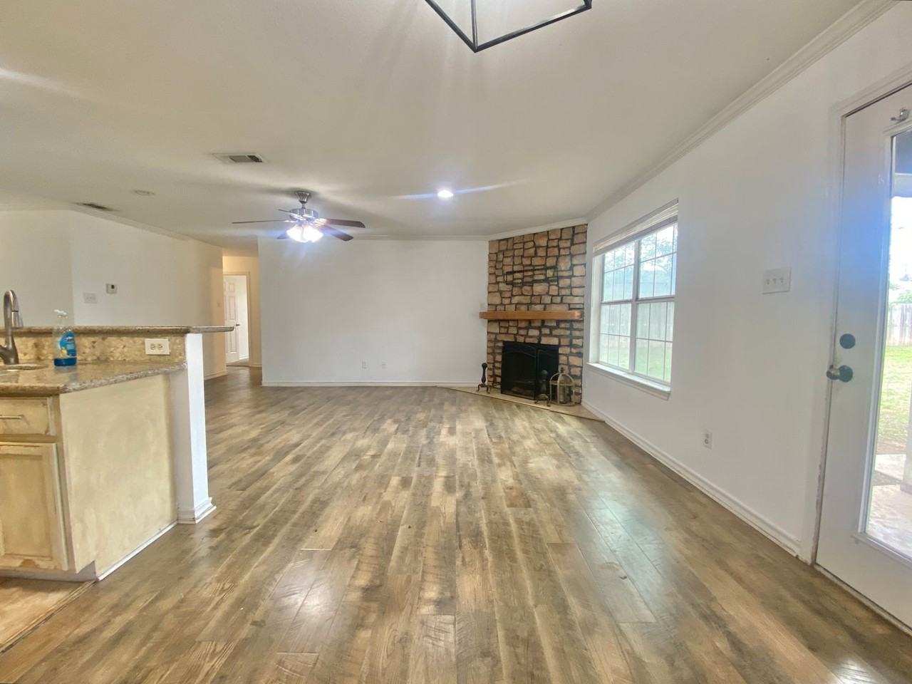 2607 30th St - Photo 5 of 19