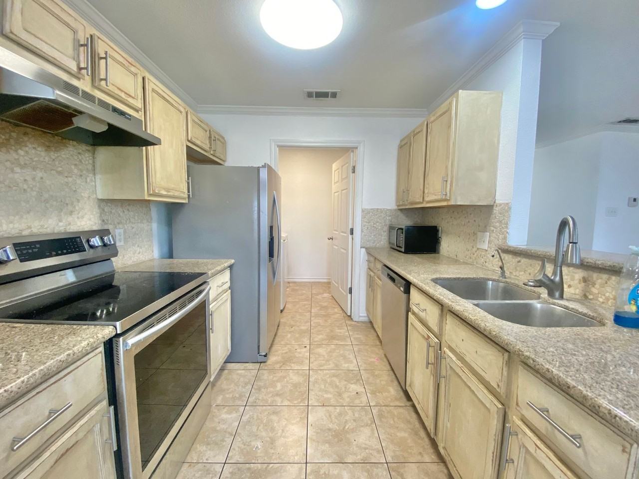 2607 30th St - Photo 6 of 19