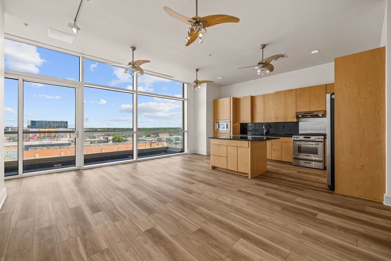 555 E 5th St #717