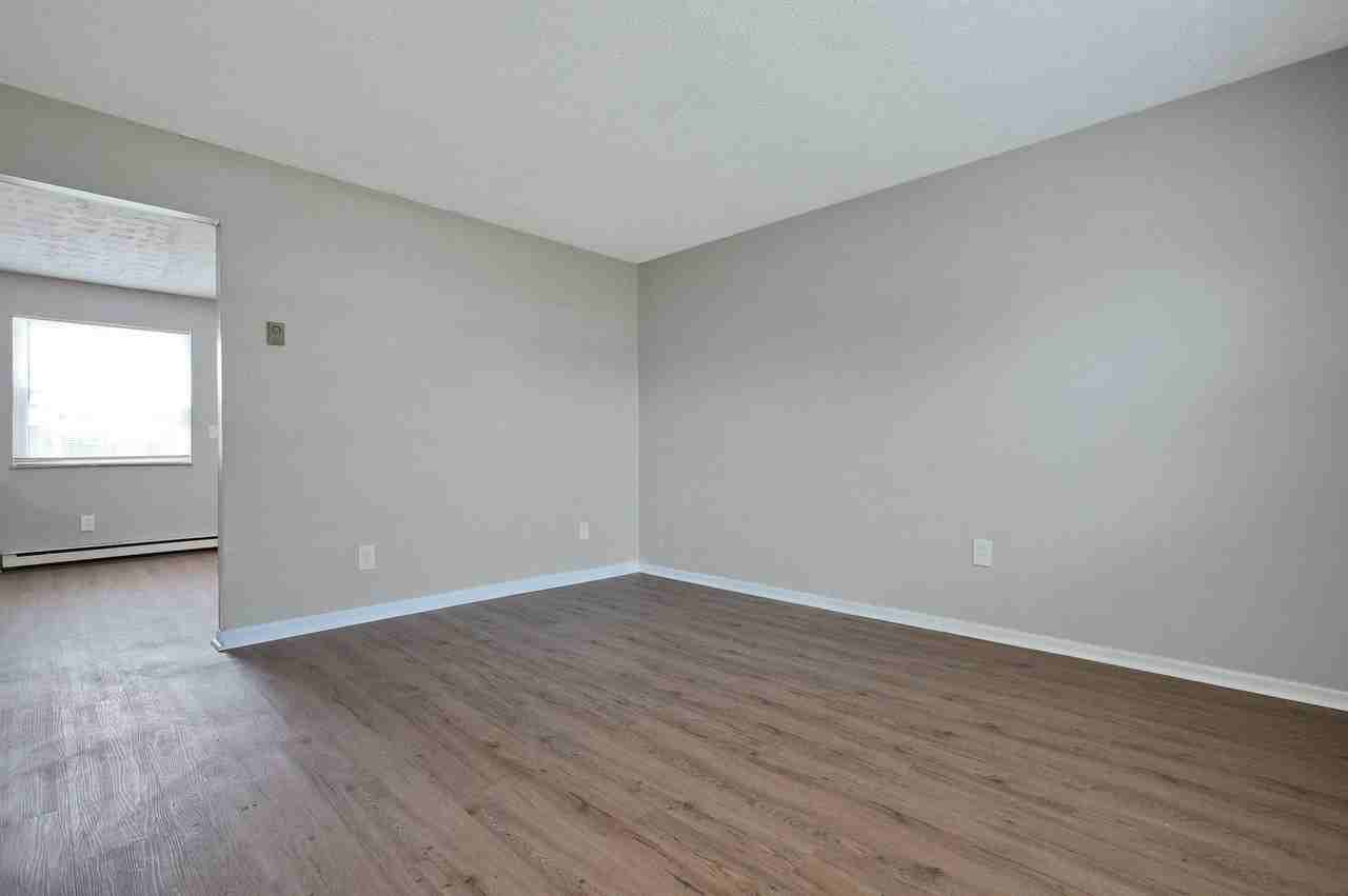 2205 Clarendon Ln - Photo 4 of 14