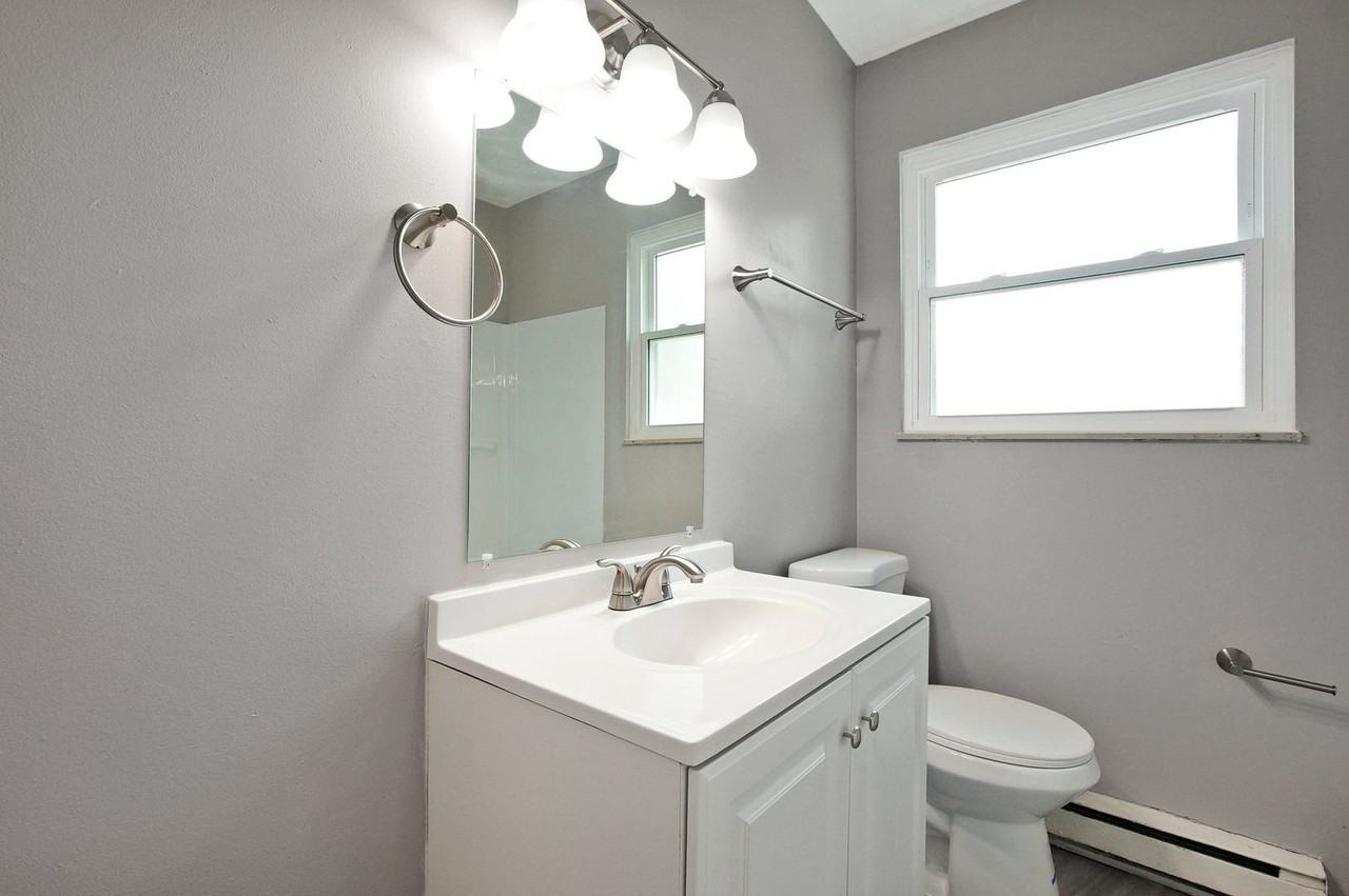 2205 Clarendon Ln - Photo 7 of 14
