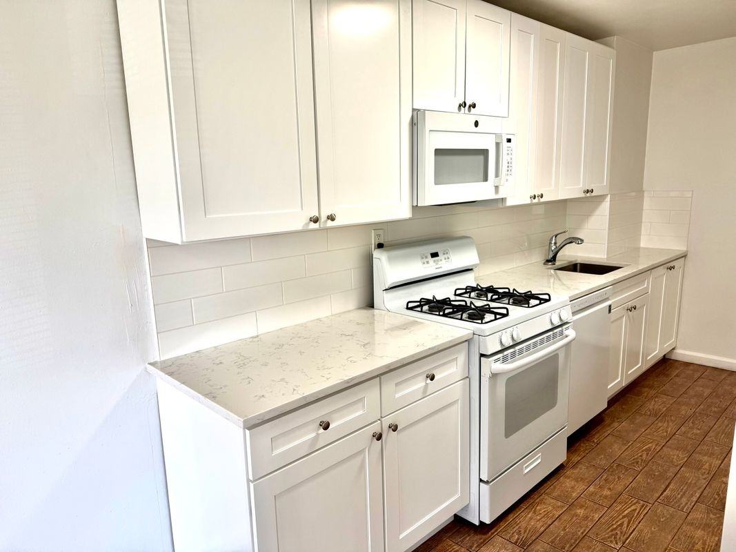 47 Davis Ave ##2g - Photo 2 of 13