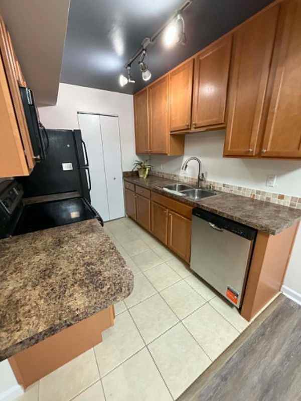 3094 Plaza Terrace Dr - Photo 6 of 13