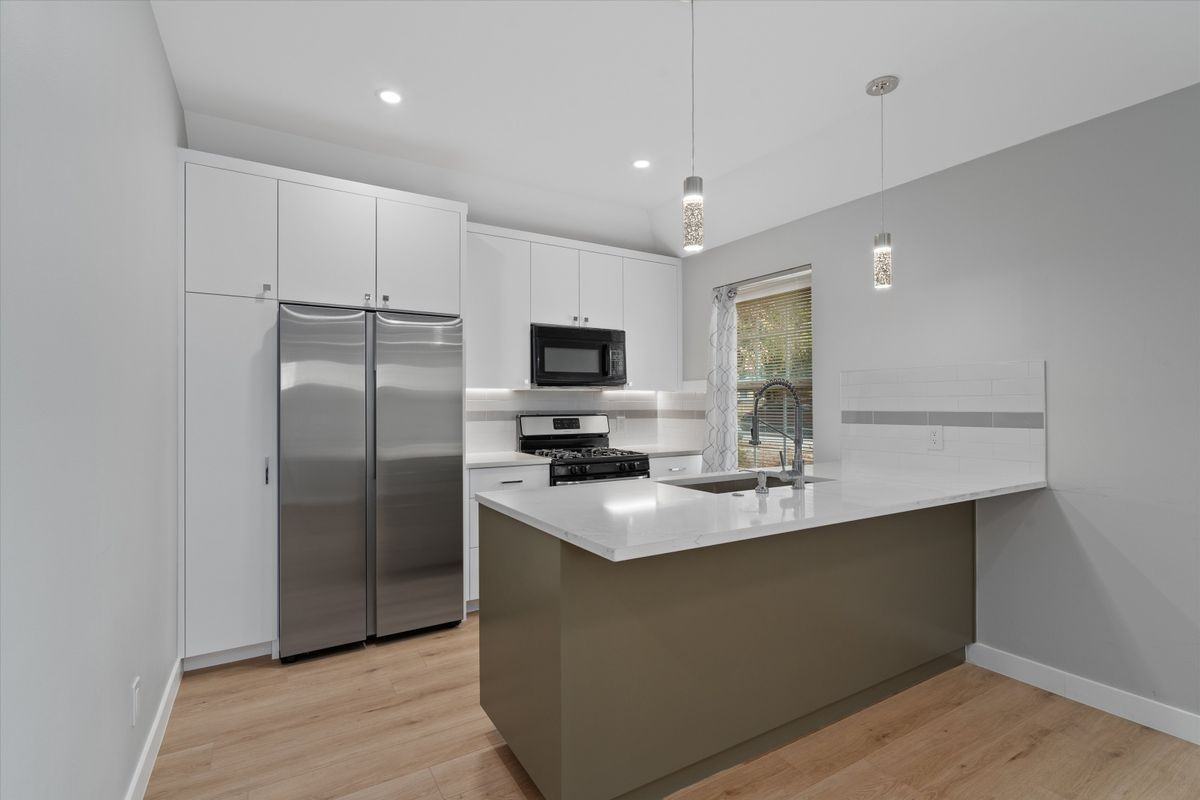 10004 1/2 Gail Rd - Photo 4 of 28