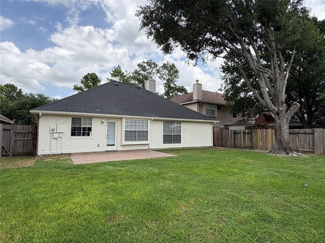 14815 Carolina Falls Ln - Photo 2 of 4