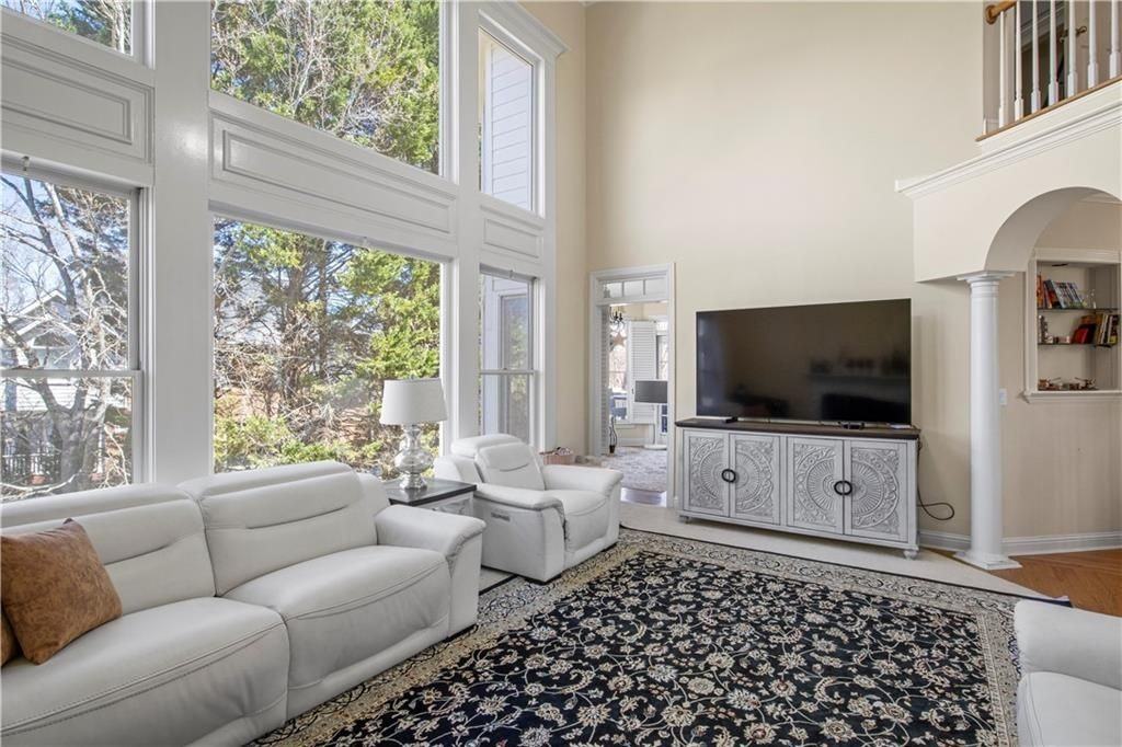 5685 Lake Manor Trce - Photo 4 of 29