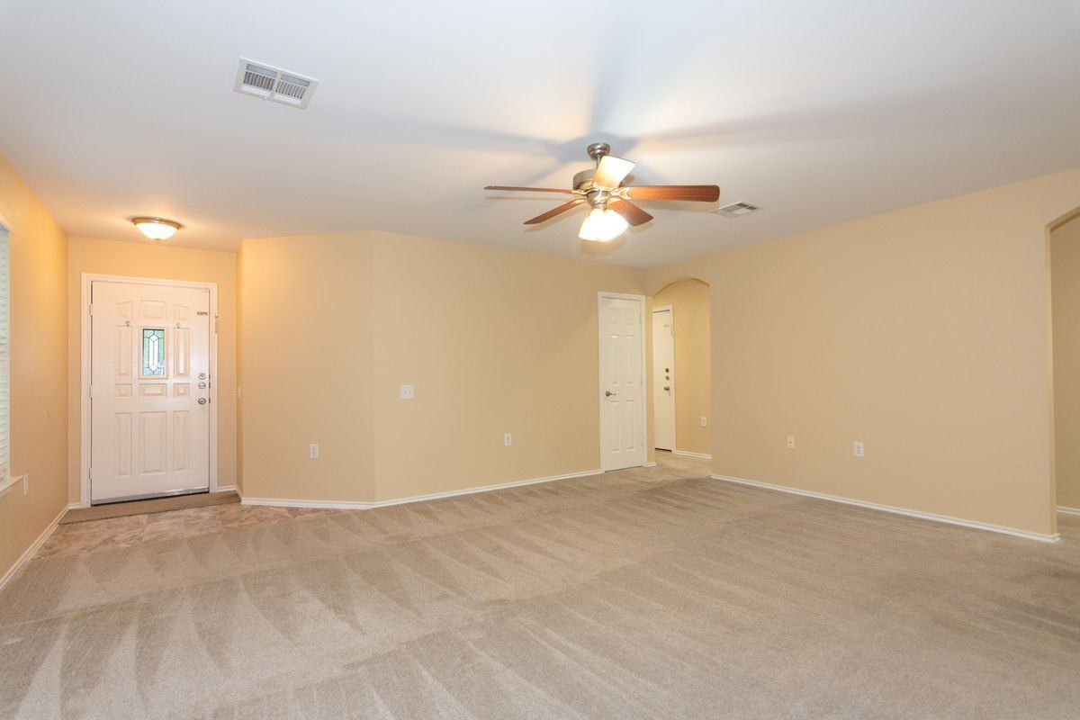 7612 Cayenne Ln - Photo 3 of 32