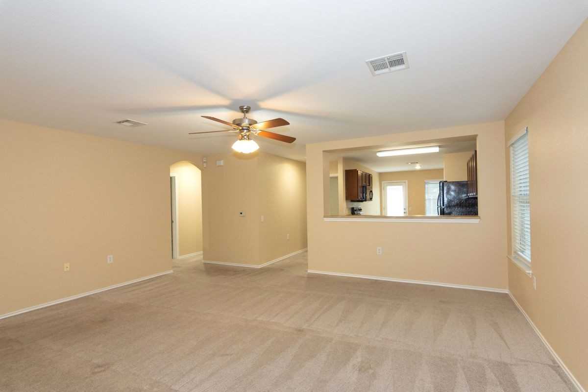7612 Cayenne Ln - Photo 4 of 32