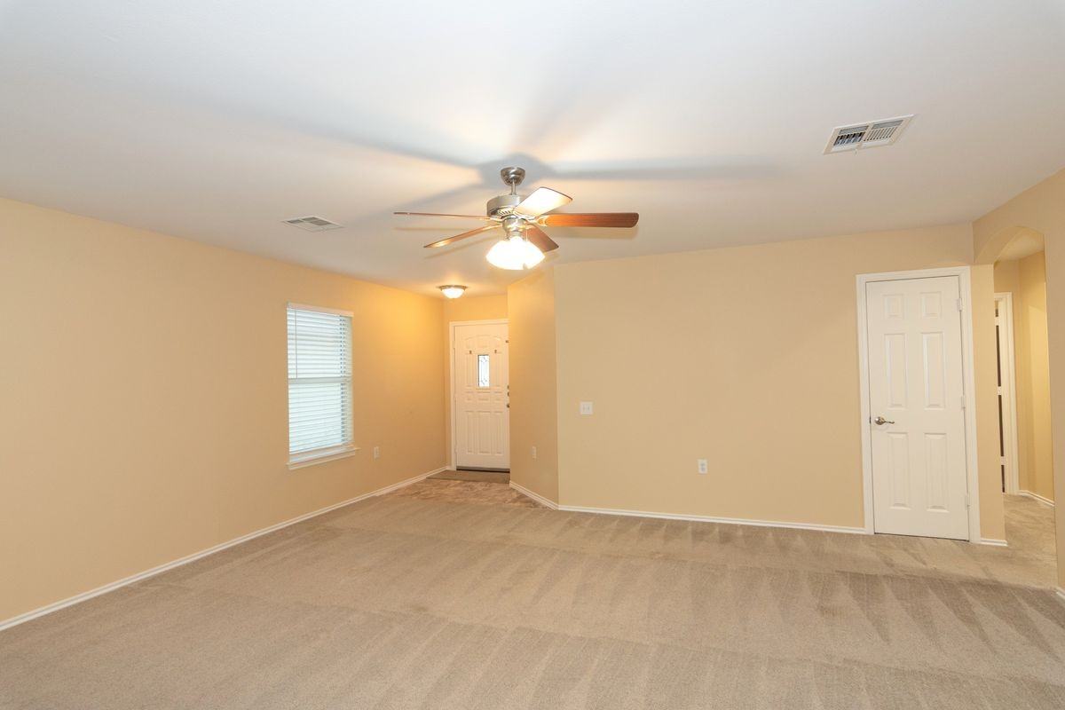 7612 Cayenne Ln - Photo 6 of 32