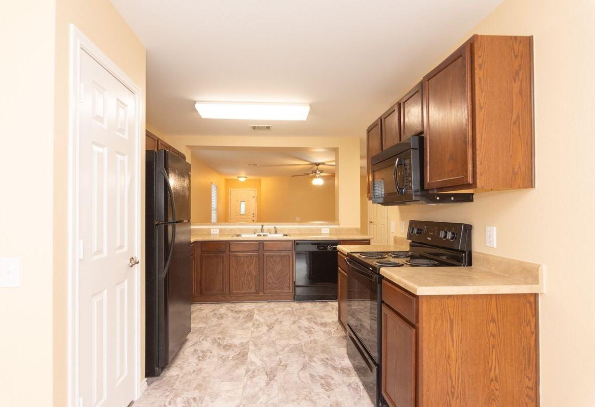 7612 Cayenne Ln - Photo 7 of 32