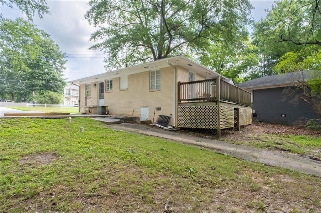 1401 Briarwood Rd Ne - Photo 3 of 29