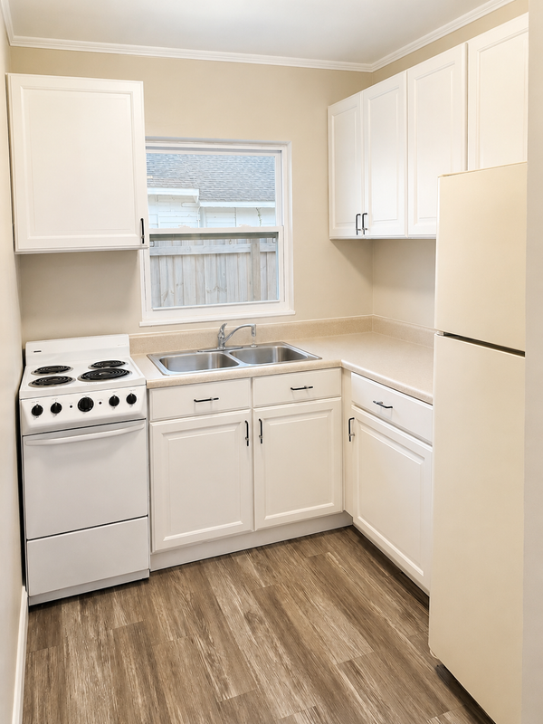 310 Walnut St - Photo 3 of 8