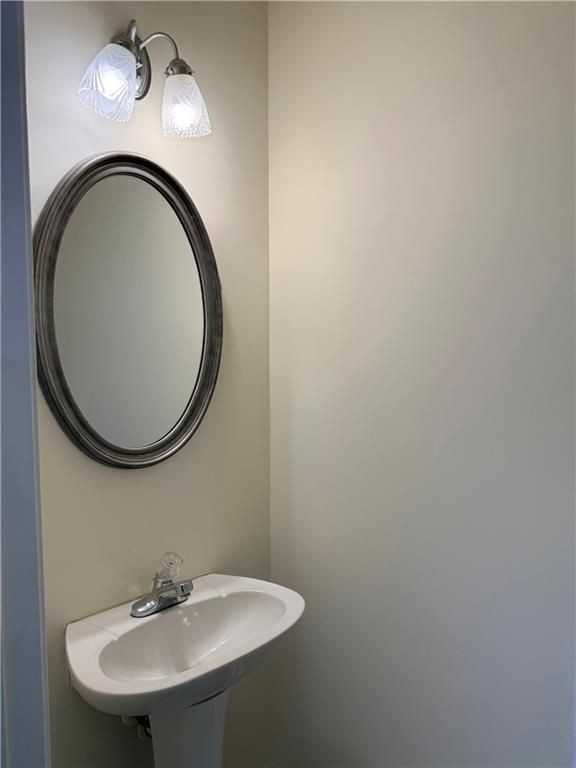 1935 Dilcrest Dr - Photo 4 of 16