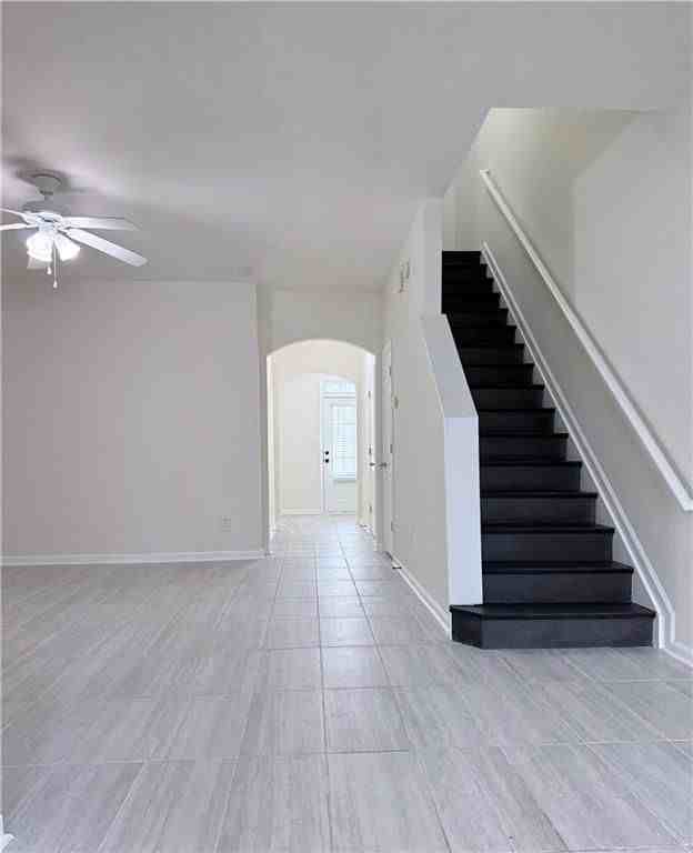 1935 Dilcrest Dr - Photo 7 of 16